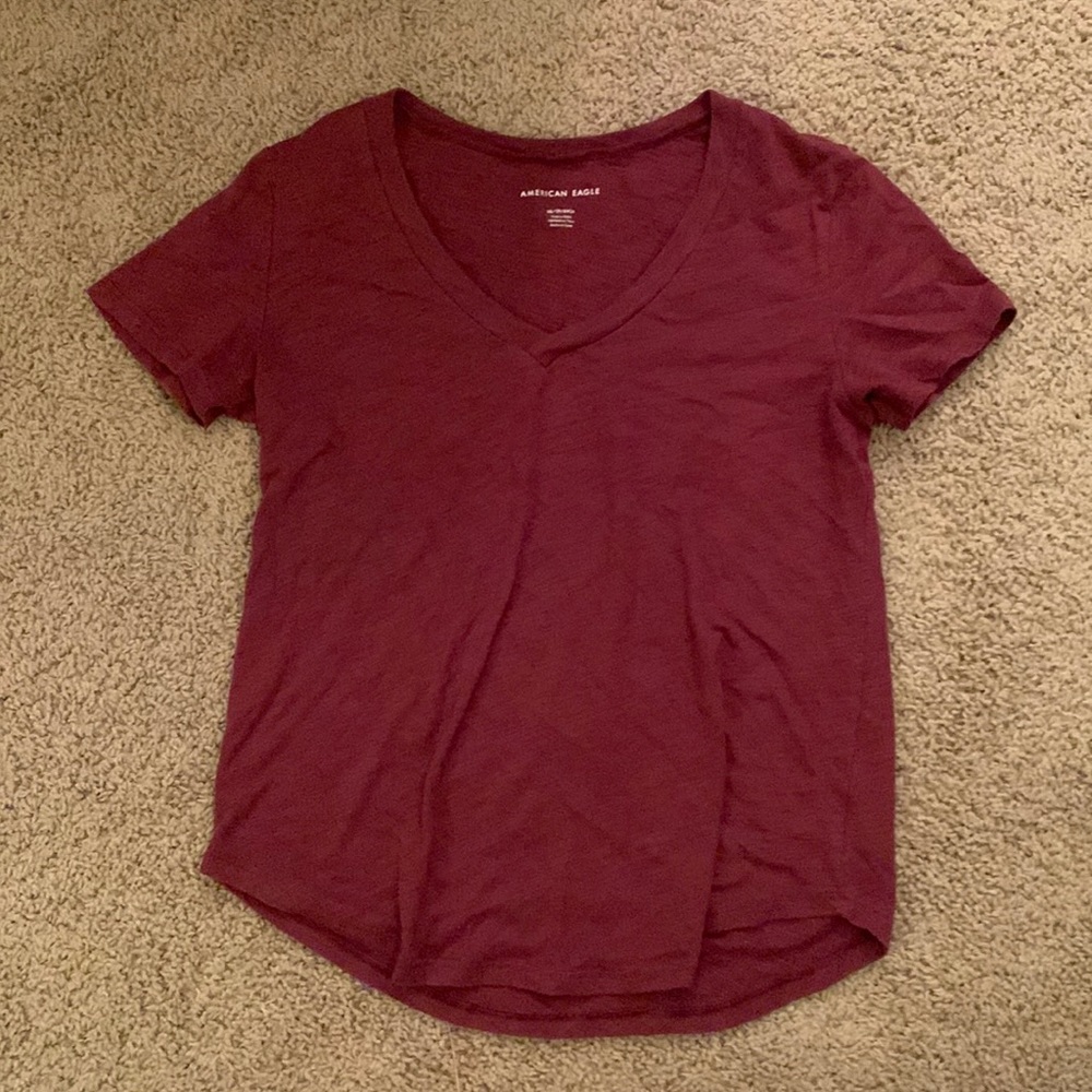 Simple reddish-maroon American Eagle tee